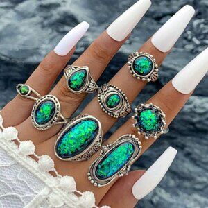Brand New Gorgeous 8 Piece Ring Set w/ Vibrant Green Rhinestones